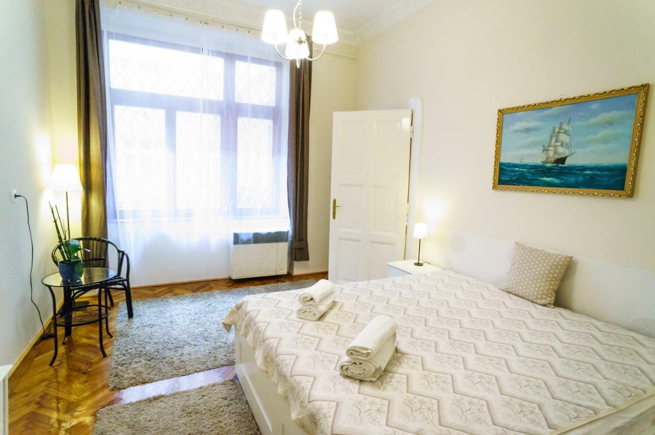 Budapest Kingdom Apartment Central & Car Parking On-Site & Aircon & Quiet & Family Friendly エクステリア 写真