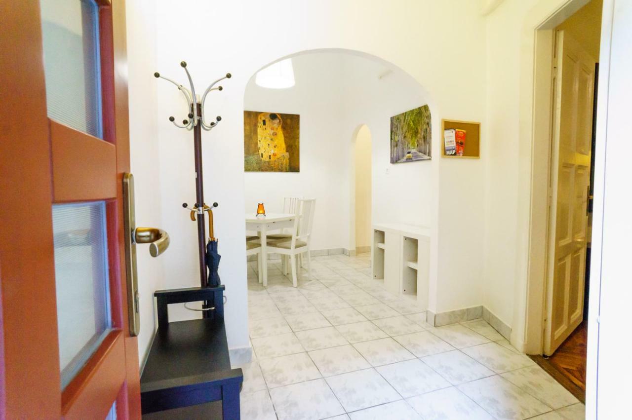 Budapest Kingdom Apartment Central & Car Parking On-Site & Aircon & Quiet & Family Friendly エクステリア 写真