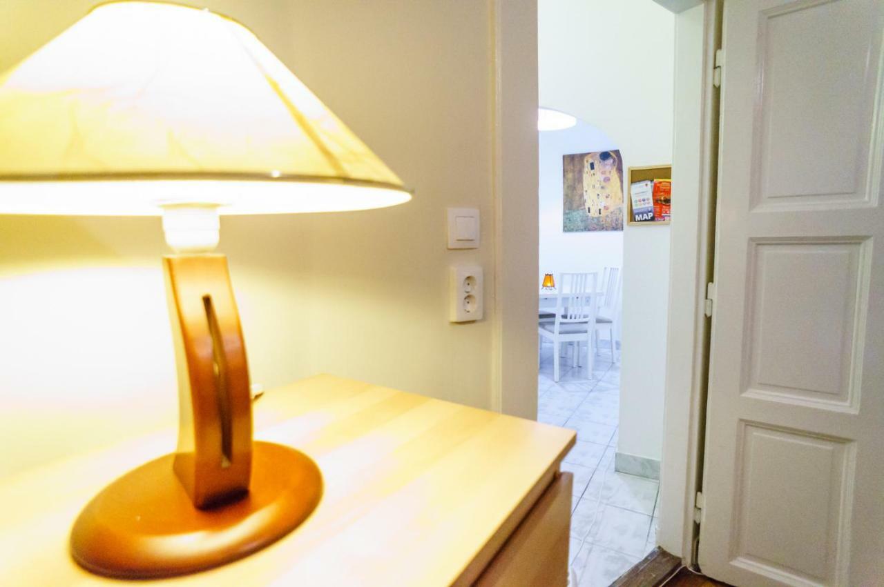 Budapest Kingdom Apartment Central & Car Parking On-Site & Aircon & Quiet & Family Friendly エクステリア 写真