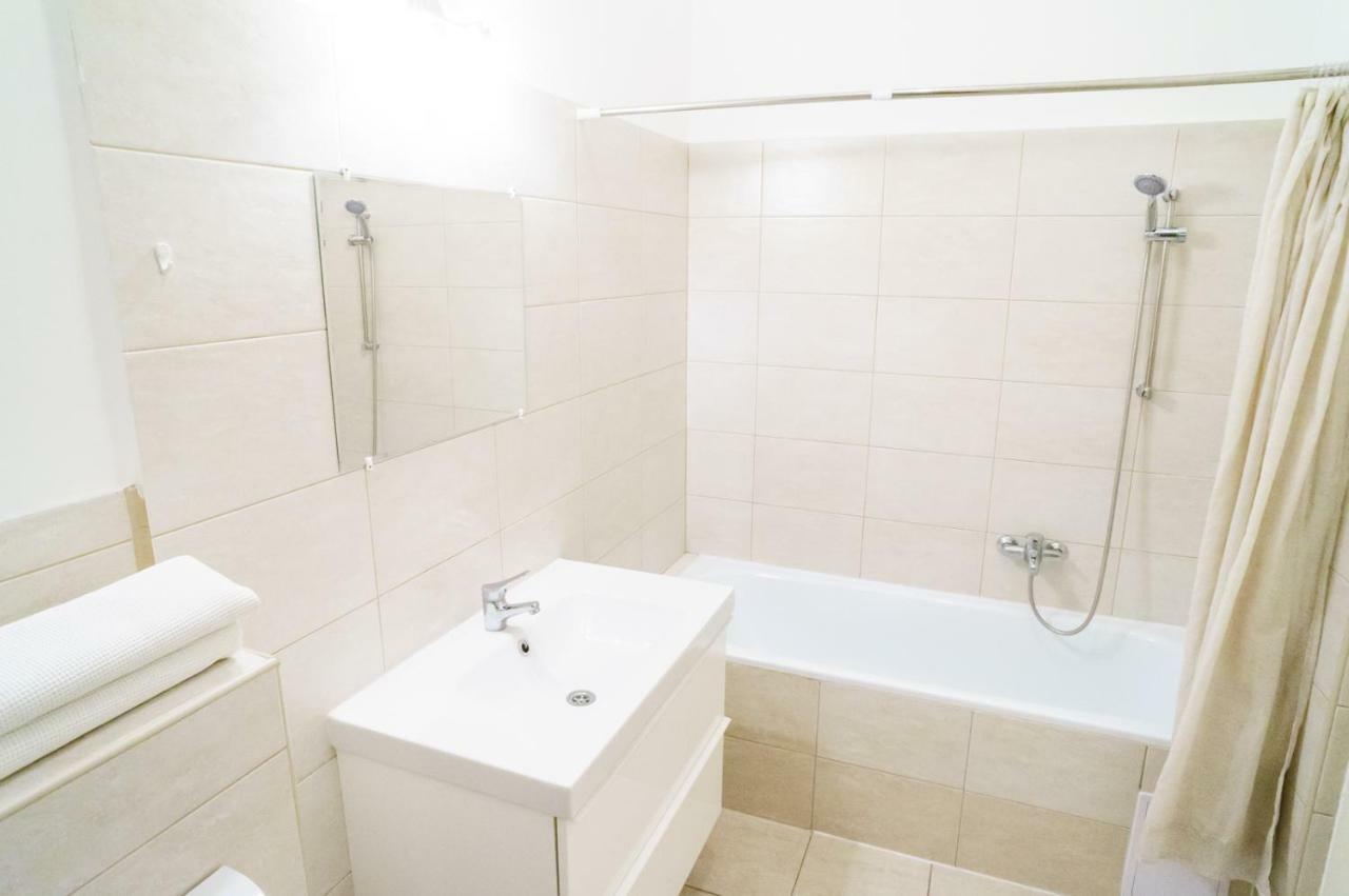 Budapest Kingdom Apartment Central & Car Parking On-Site & Aircon & Quiet & Family Friendly エクステリア 写真