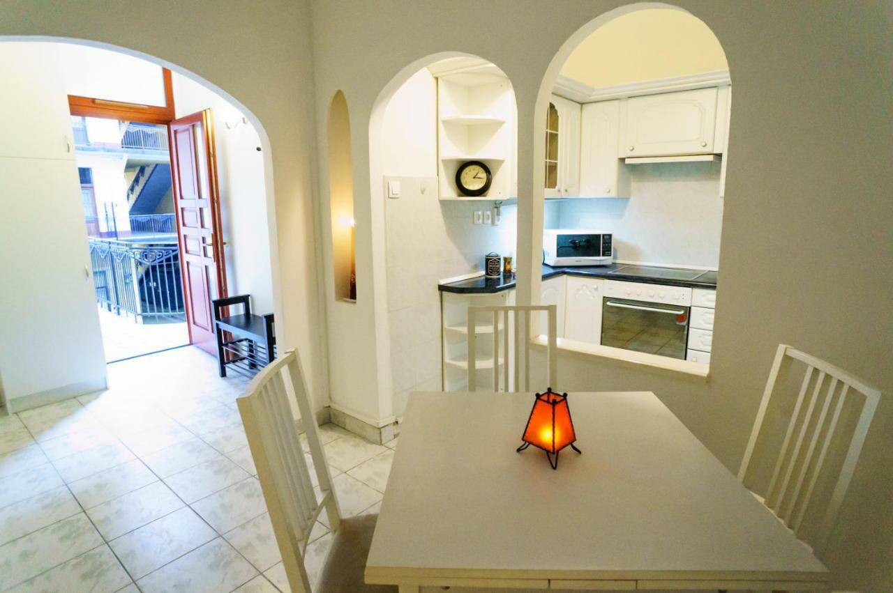Budapest Kingdom Apartment Central & Car Parking On-Site & Aircon & Quiet & Family Friendly エクステリア 写真