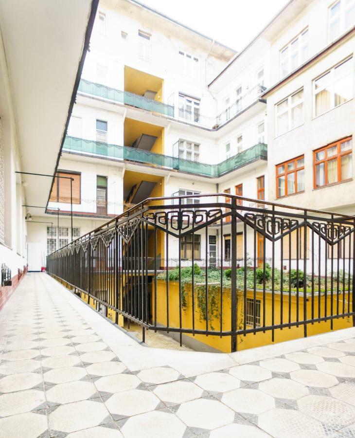 Budapest Kingdom Apartment Central & Car Parking On-Site & Aircon & Quiet & Family Friendly エクステリア 写真